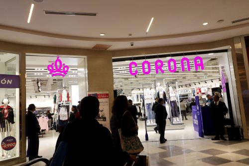 Corona cierra sus puertas para siempre y anuncia remate final con "todo a $5 mil"
