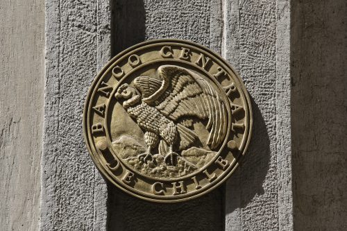 Banco Central mantiene la tasa de interés y advierte que aún existen riesgos para la inflación