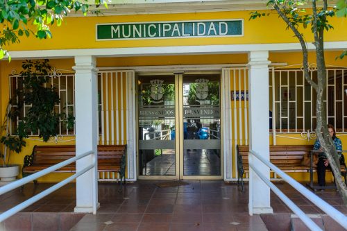 Escándalo en Pemuco: los siete médicos del único Cesfam están con licencia y uno de ellos gana más de 12 millones