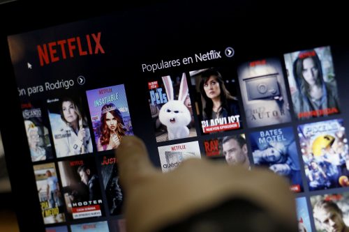 Cuatro de cada 10 chilenos comparten sus cuentas de streaming: gasto promedio supera los $20 mil