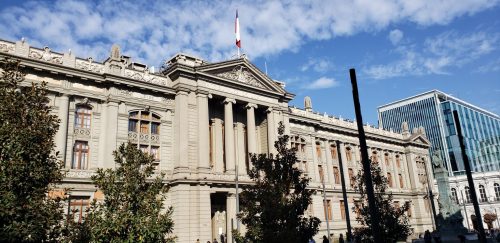 Corte Suprema confirma que Disney entregó información falsa a la FNE: Deberá pagar una multa superior a $2.400 millones