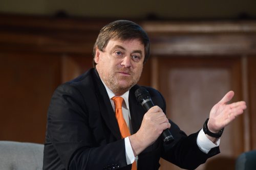 Exministro de OO.PP. plantea avanzar en infraestructura "más resiliente" para enfrentar desafíos del cambio climático