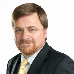 Exministro de OO.PP. plantea avanzar en infraestructura "más resiliente" para enfrentar desafíos del cambio climático y desastres naturales