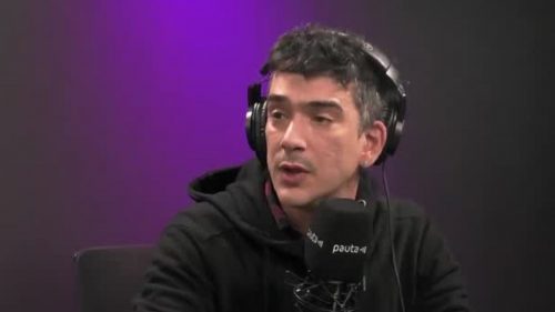 Iñigo Urrutia lejos de Santiago y de las teleseries: "Me encanta donde estoy, soy feliz allá"