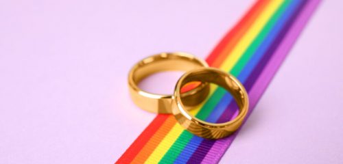 Matrimonio igualitario, eutanasia y aborto en tres causales son los debates valóricos que generan mayor consenso en Chile