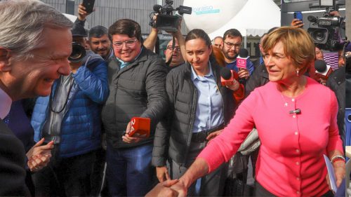 Kast valoró decisión de Matthei de no querellarse por guerra digital en su contra