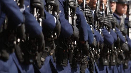 Decretan prisión preventiva para cinco funcionarios de la FACh imputados por caso de narcotráfico