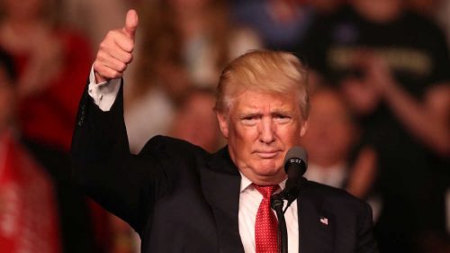 Trump insta publicar los testimonios del caso Jeffrey Epstein, tras diversas acusaciones que lo vinculan con los documentos