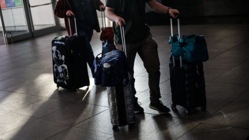 España es la primera opción de los chilenos para migrar, pero crece interés por Italia y Croacia