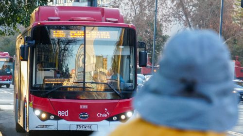 Reconocimiento facial en buses RED: lanzan plan piloto para pagar en el transporte público usando la cara