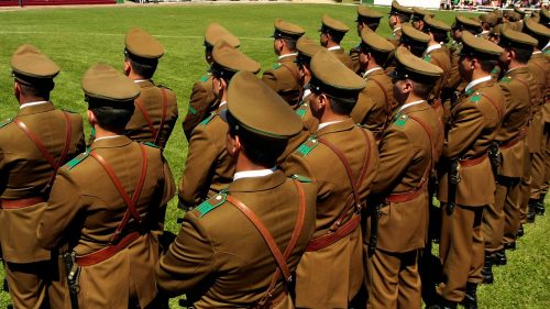 Contraloría revela que 2.892 funcionarios de las FF.AA., Carabineros, Gendarmería y PDI viajaron fuera de Chile con licencia médica