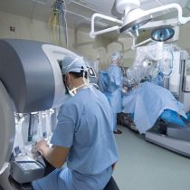 Chile se convierte en el primer país de Latinoamérica en realizar cirugía robótica en un hospital público