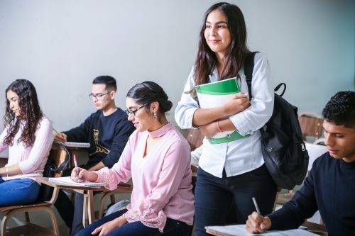 8 de cada 10 universitarios en la RM presentan altos niveles de estrés, según estudio