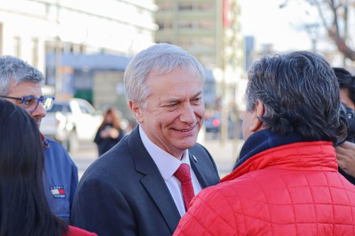 Voto migrante: Kast se impone con un 28% de las preferencias en primera vuelta y un 43% de los votantes jamás votaría por Jara