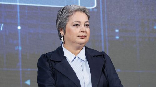 Jara admite “error” en su programa sobre nacionalización del cobre tras acusación de Kast