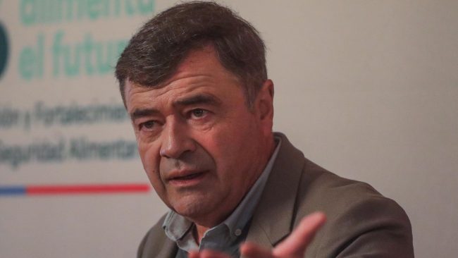 Mulet rechaza eventual salida del ministro de Agricultura tras rumores de remoción