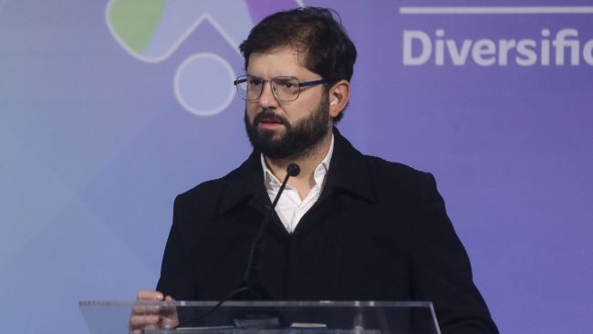 Boric cuestiona duración de mandato presidencial de cuatro años: 
