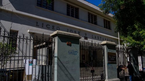 Incidentes en el Liceo Lastarria dejan a estudiantes lesionados y obligan a adelantar salida de clases