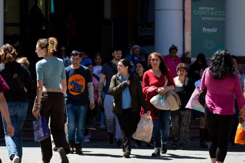 De todos los países de la OCDE: Chile registró el mayor crecimiento del ingreso familiar real