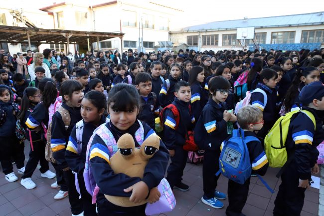 Colegios subvencionados en alerta: presentan primer recurso por dictamen que les impide cancelar matrículas por deuda