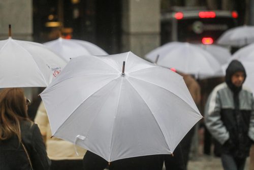 Vuelve la lluvia a Santiago: ¿Cuándo y cuánta agua caerá en la RM?