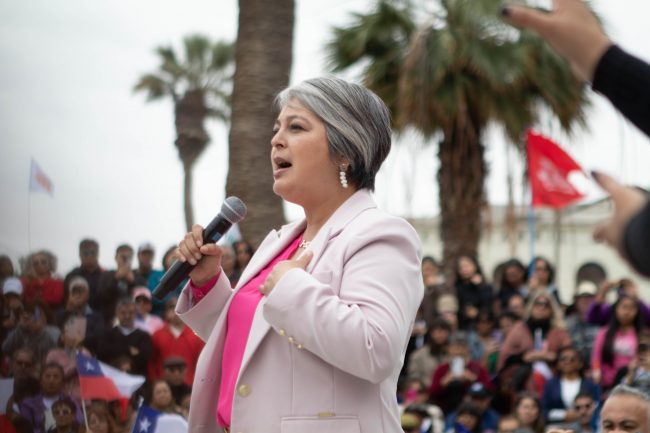 Jeannette Jara por escalada de declaraciones: “La política está para servir, no para estar en pequeñas rencillas permanentemente”