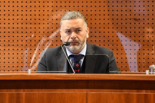 Quién es el juez Daniel Urrutia y por qué lo inhabilitó la Corte de Apelaciones para revisar causas de liceos emblemáticos