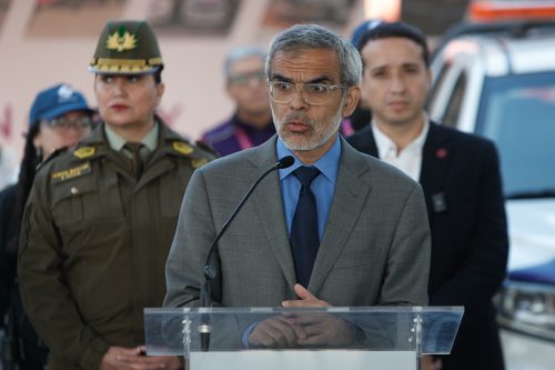 Gobierno presenta dos querellas por ataques incendiarios en La Araucanía y ministro Cordero viaja a la zona