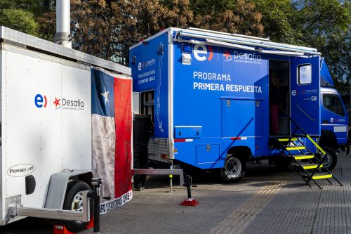 Centro de operaciones para emergencias: nuevo camión llega para responder a las catástrofes naturales de Chile
