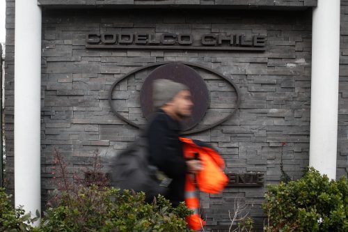 Codelco destituye a tres ejecutivos tras detectar omisiones en informes de El Teniente