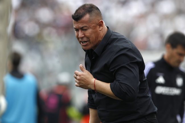 Jorge Almirón es despedido como DT de Colo Colo tras derrota estrepitosa con la UC