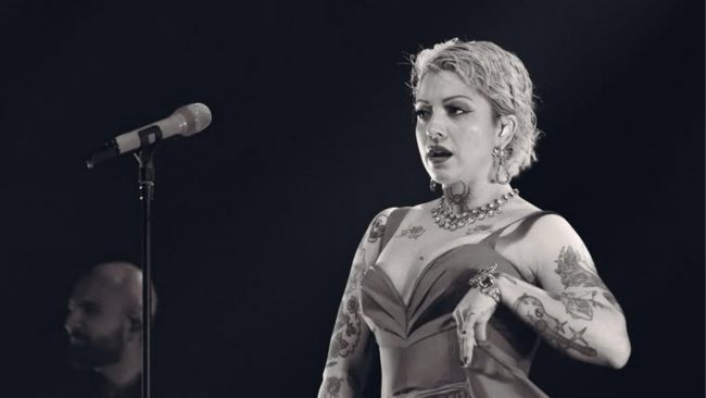 Va por dos: Mon Laferte es nominada a los Latin Grammy por mejor canción del año y mejor video