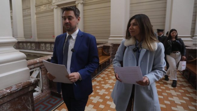 Diputados oficialistas anuncian acusación constitucional contra juez Ulloa tras no ser destituido
