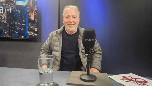 Cristián Castillo, encargado de vivienda del comando de Jara, dice que problema de campamentos 