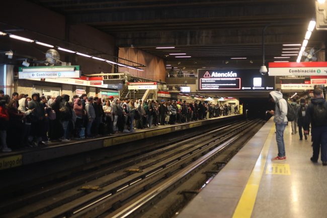 Tras una semana de fallas reiteradas, Metro instalará puertas de andén en la Línea 1 por seguridad