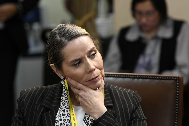 Alcaldesa de Quilpué acusa al Minvu y al Serviu de falta de disposición en la toma Calicheros