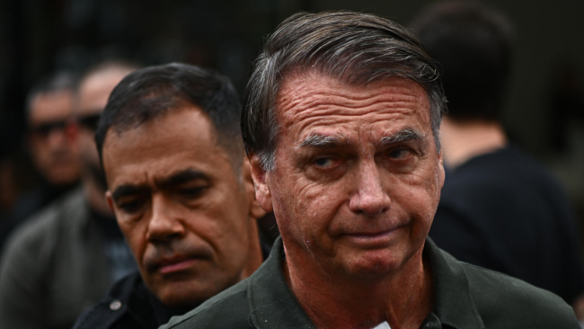 Bolsonaro deja la prisión domiciliaria para ir al hospital por problemas estomacales