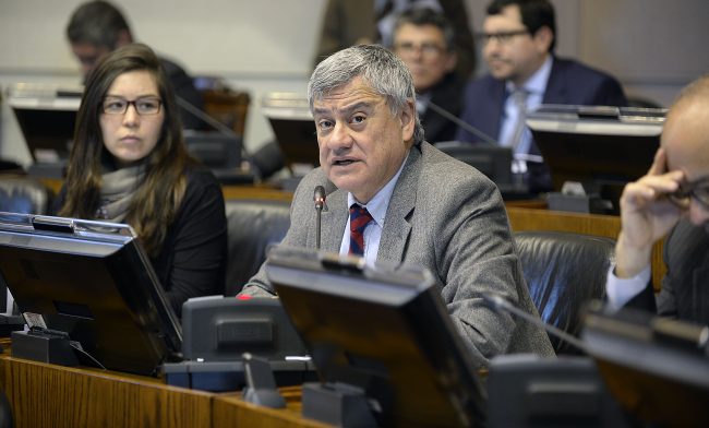 Exdirector de Presupuestos: “Es urgente ajustar el gasto público para no perder la calificación de riesgo”