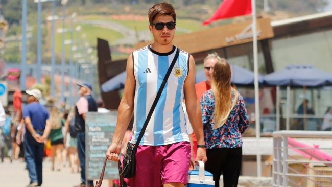 Polémico mensaje por el Mundial Sub-20: Embajada pide a los argentinos evitar uso de camisetas de fútbol en Chile