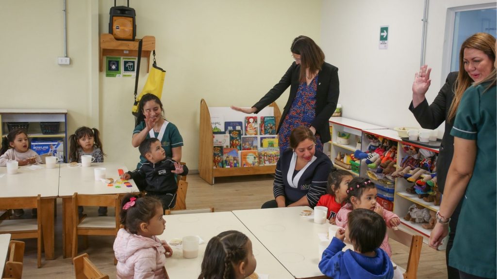 Cadem: 87% cree que la Sala Cuna Universal ayudaría a que más mujeres puedan trabajar