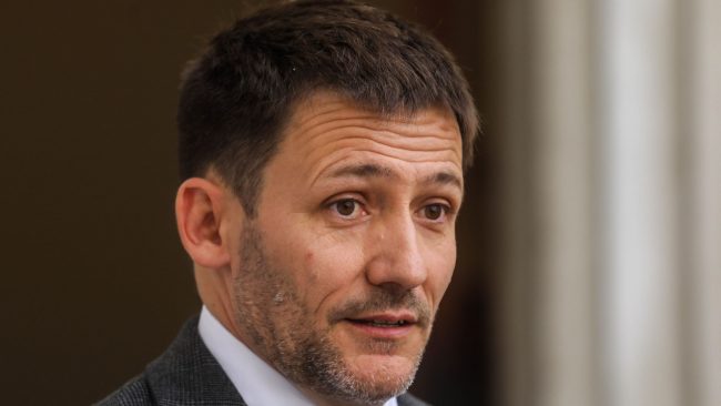 Tras sorteo, comisión que revisará la acusación constitucional contra Pardow queda con mayoría oficialista