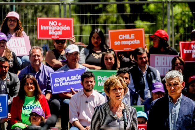 Evelyn Matthei promete cerrar las fronteras y erradicar el terrorismo en la Araucanía en un año