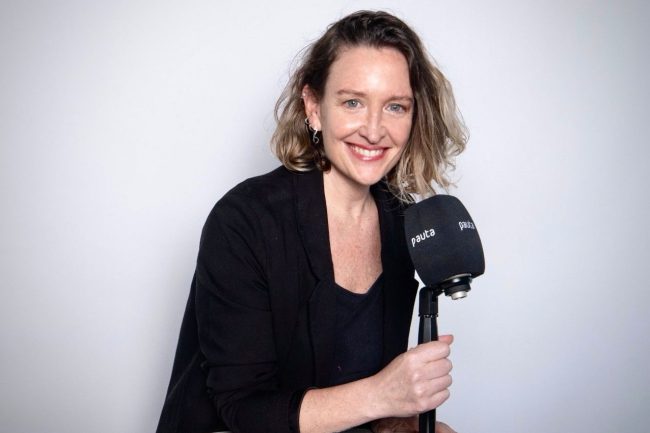 Bárbara Espejo y el arte de escribir despacio: el regreso de las cartas a Radio Pauta