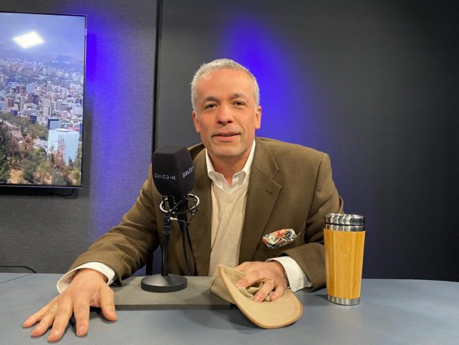 Óscar Landerretche sobre los proyectos de Kast y Jara: 