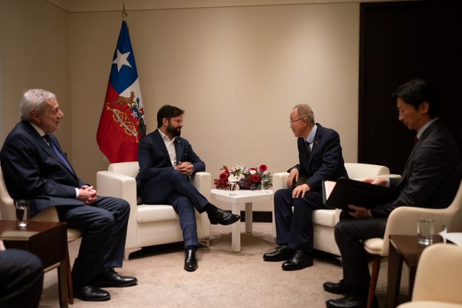 Presidente Boric se reúne con Ban Ki-moon y aborda posible candidatura de Michelle Bachelet a la ONU