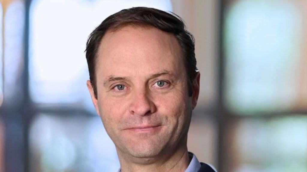 La CEP y su revelación de Halloween: las máscaras de la desconfianza en Chile