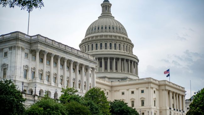 Senado de EE. UU. aprueba acuerdo para poner fin al cierre de gobierno más largo de la historia