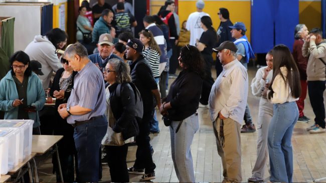 "La más alta de la historia": Servel informa que más del 85% del padrón participó en las elecciones