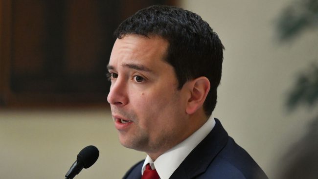 Diputado Araya confirma que suspende su participación en la bancada republicana tras investigación por caso Muñeca Bielorrusa