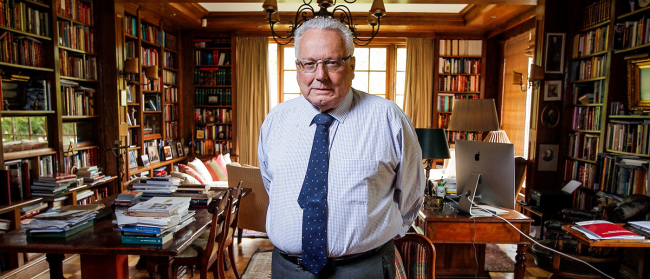 La memoria en papel: Cristián Zegers y la identidad que se esfuma cuando los diarios callan